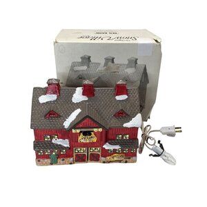 Dept 56 Snowy Village Red Barn Lighted Ceramic Christmas Farmhouse Decor